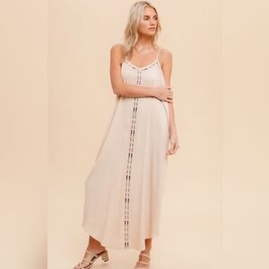 Bnwt,Hem & Thread Maxi Dress with Embroidery & Pockets.